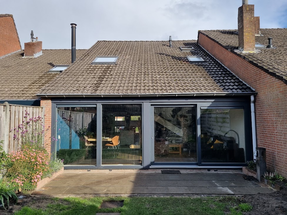 Kunststof schuifpuien plaatsen in Meppel gebeurt snel en nauwkeurig. Kunststof schuifpuien plaatsen in Meppel gebeurt snel en nauwkeurig.